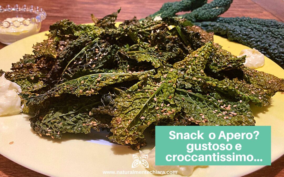 Chips di cavolo nero con ciuffi di caprino