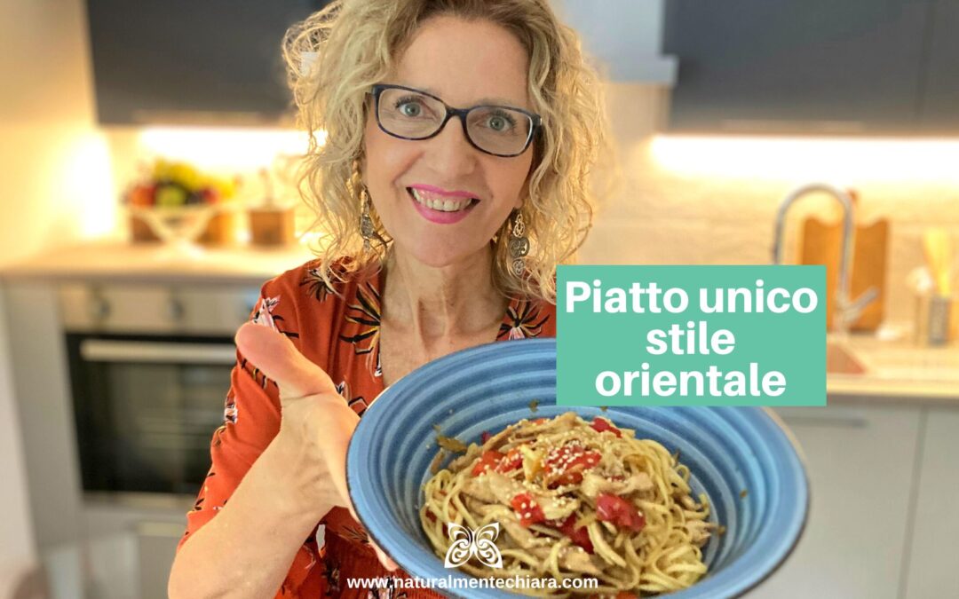 Noodles con Pollo e Peperoni al Profumo di Zenzero